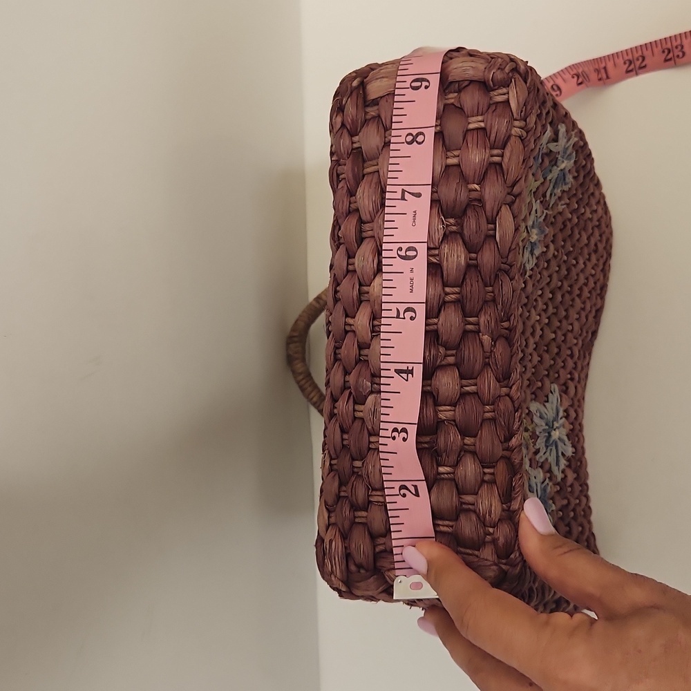 Corn Husk Floral Crossweave  Natural Tote - Picture 7 of 14